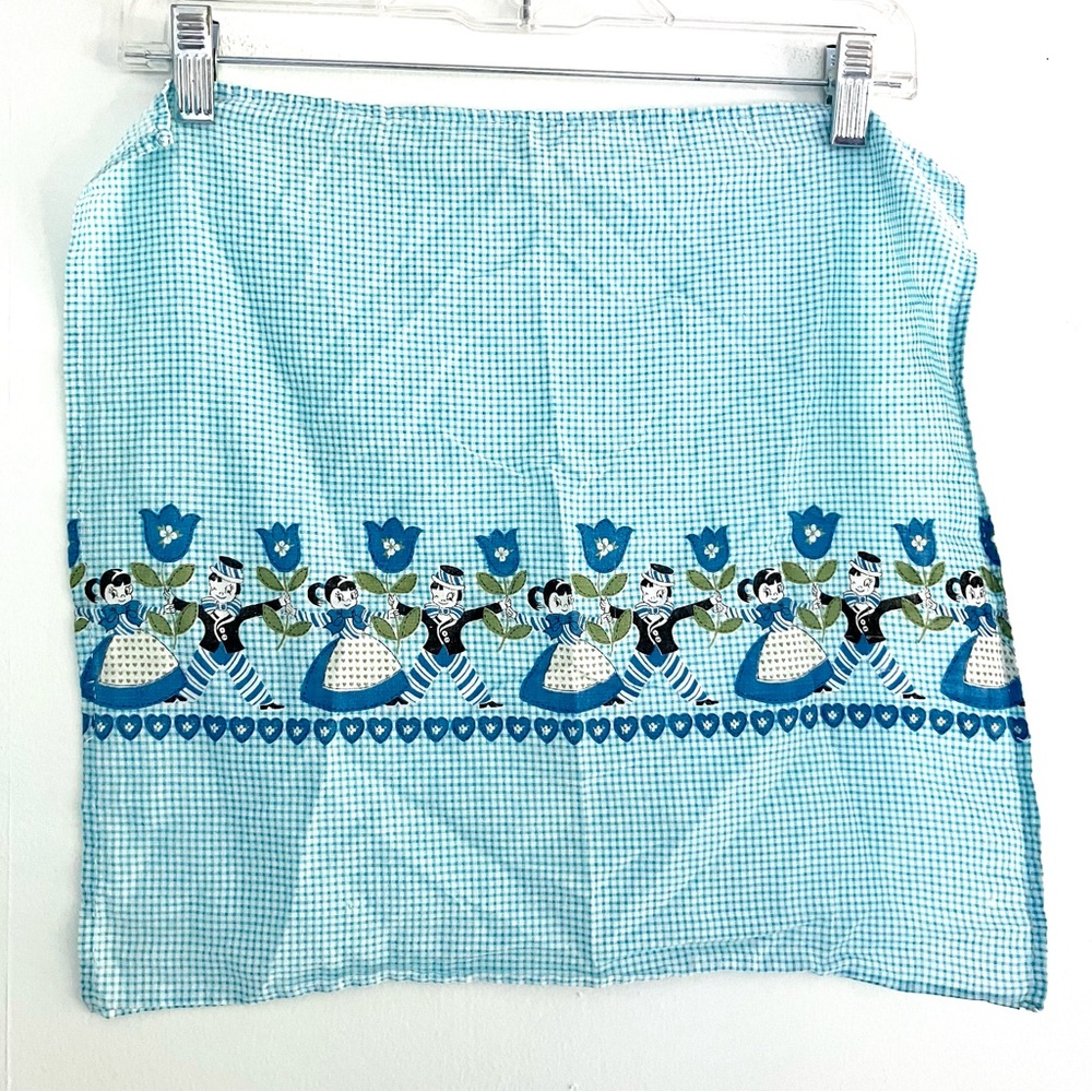 Vintage 40’s Dutch blue & white gingham plaid cotton novelty print napkin hankie